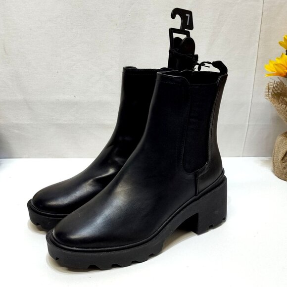 Time and Tru Unit Chelsea Ankle Lug Sole Combat Boot Memory Foam Womens Size 7 - Picture 1 of 8